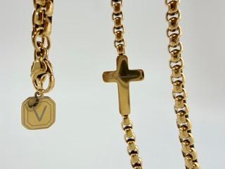 Contigo Cross Necklace
