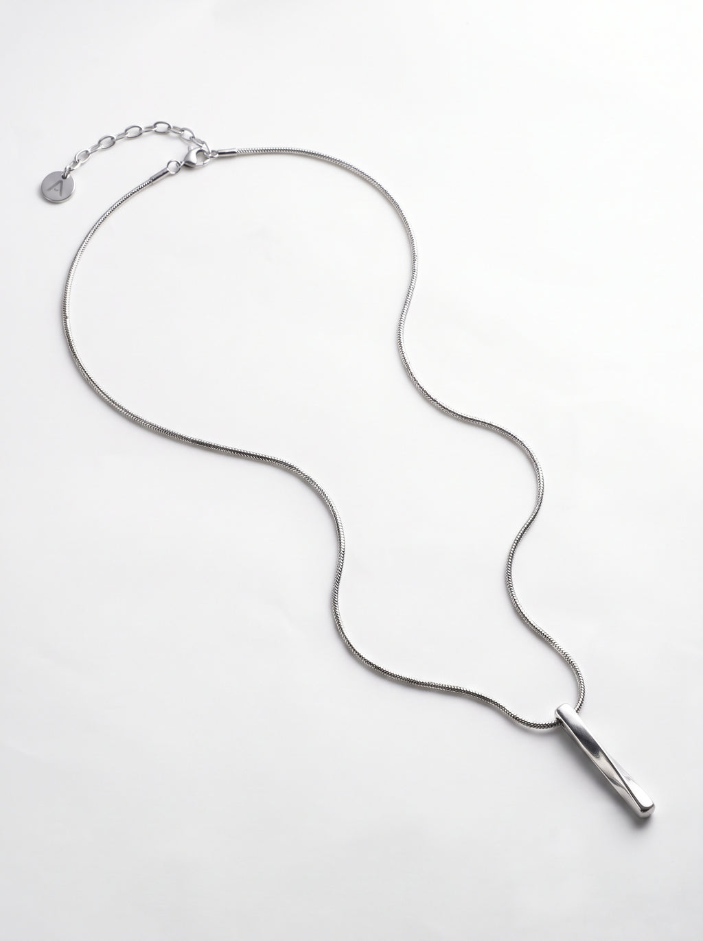 Siempre Bar Necklace
