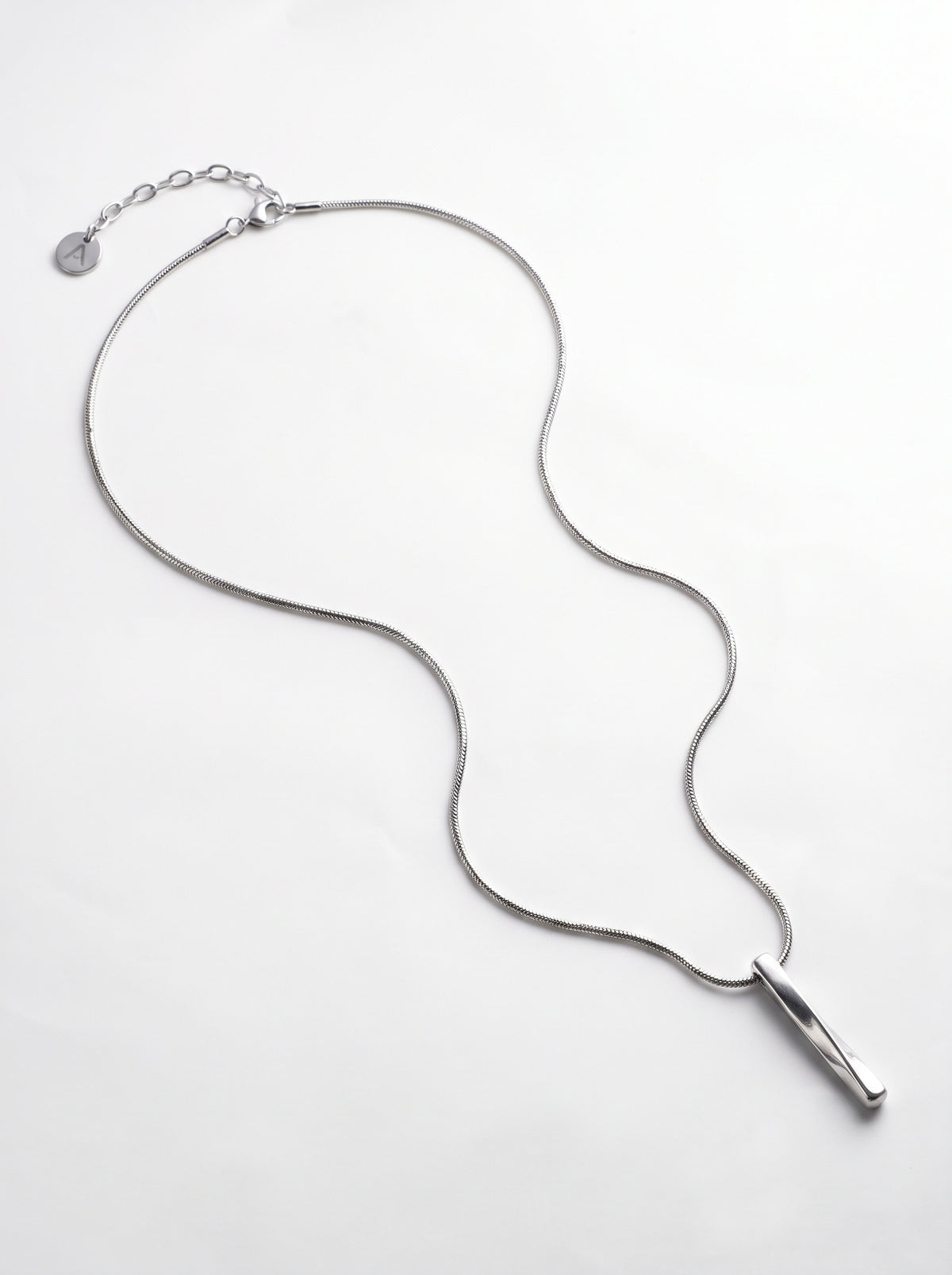 Siempre Bar Necklace