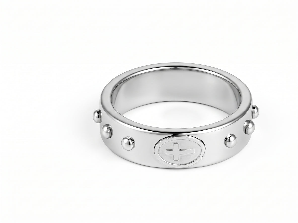 Devoción Studded Cross Ring