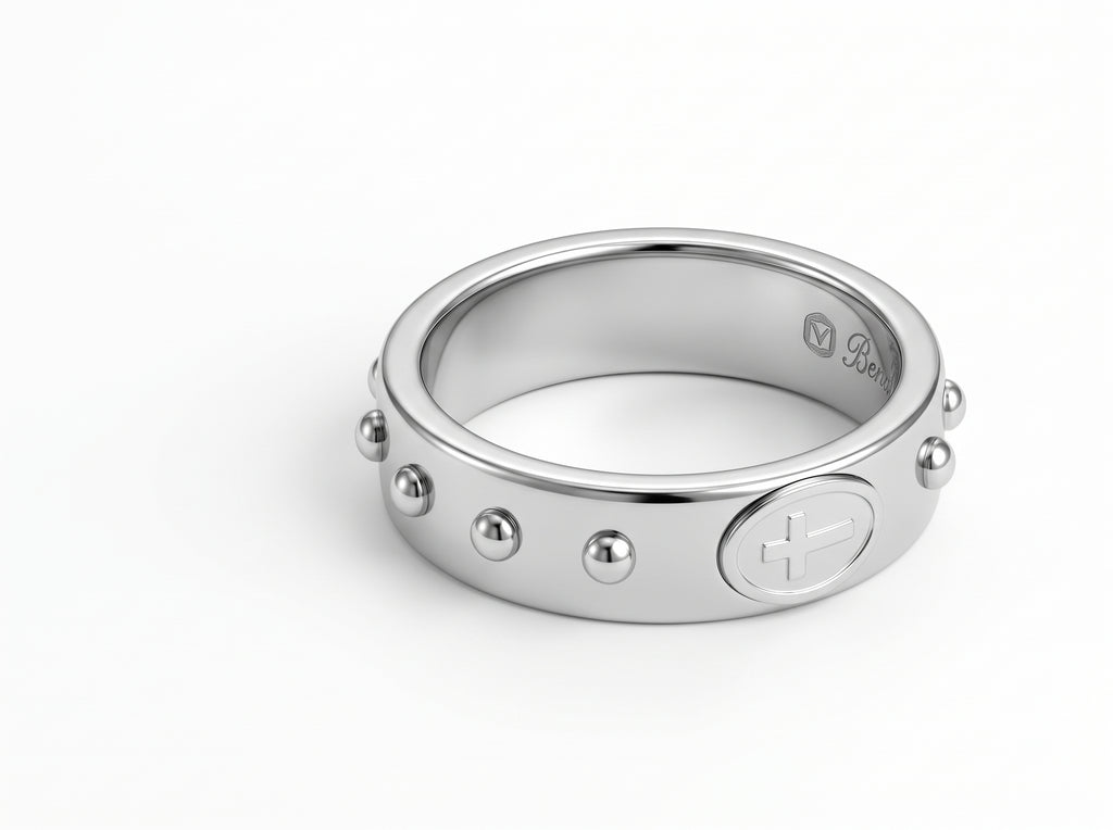 Devoción Studded Cross Ring