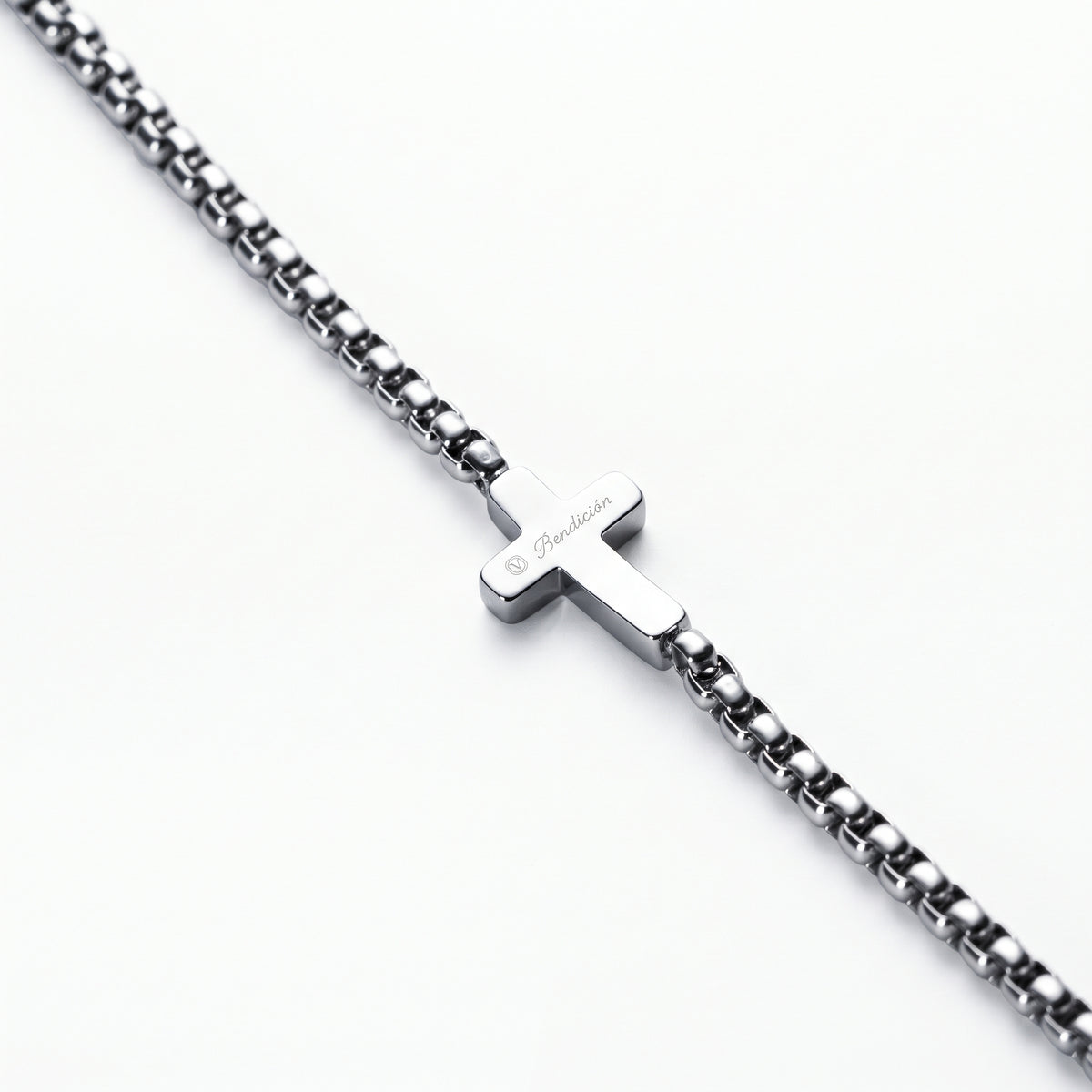 Contigo Curved Cross Bracelet