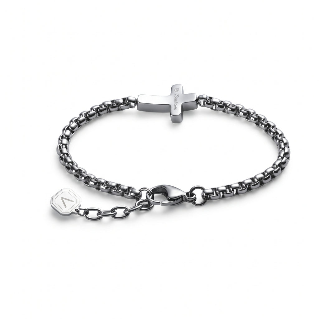 Contigo Curved Cross Bracelet