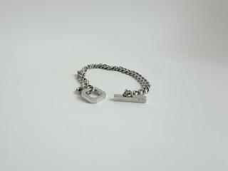 Pilar Bar Clasp Bracelet