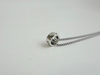 Devoción Studded Cross Necklace