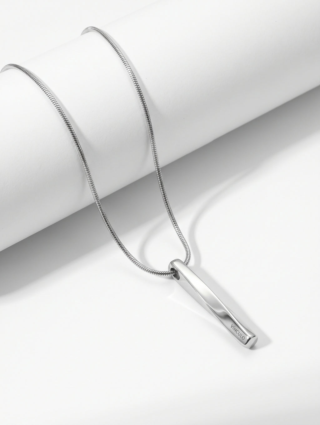 Siempre Bar Necklace